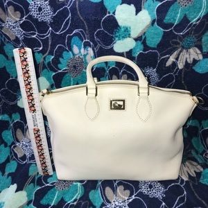 **SOLD**PRELOVED**Dooney and Bourke white hand bag